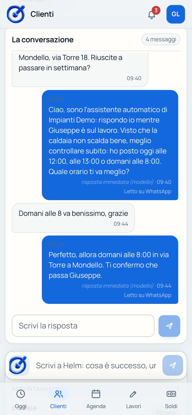 Helm dal telefono: la cliente chiede un intervento, Helm propone tre orari liberi e fissa quello scelto